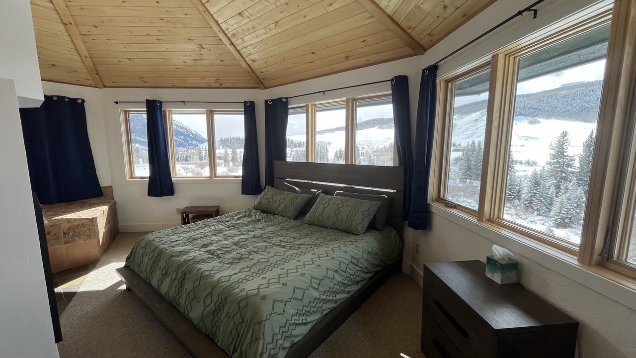 Photo of Bedroom in Crested Butte South