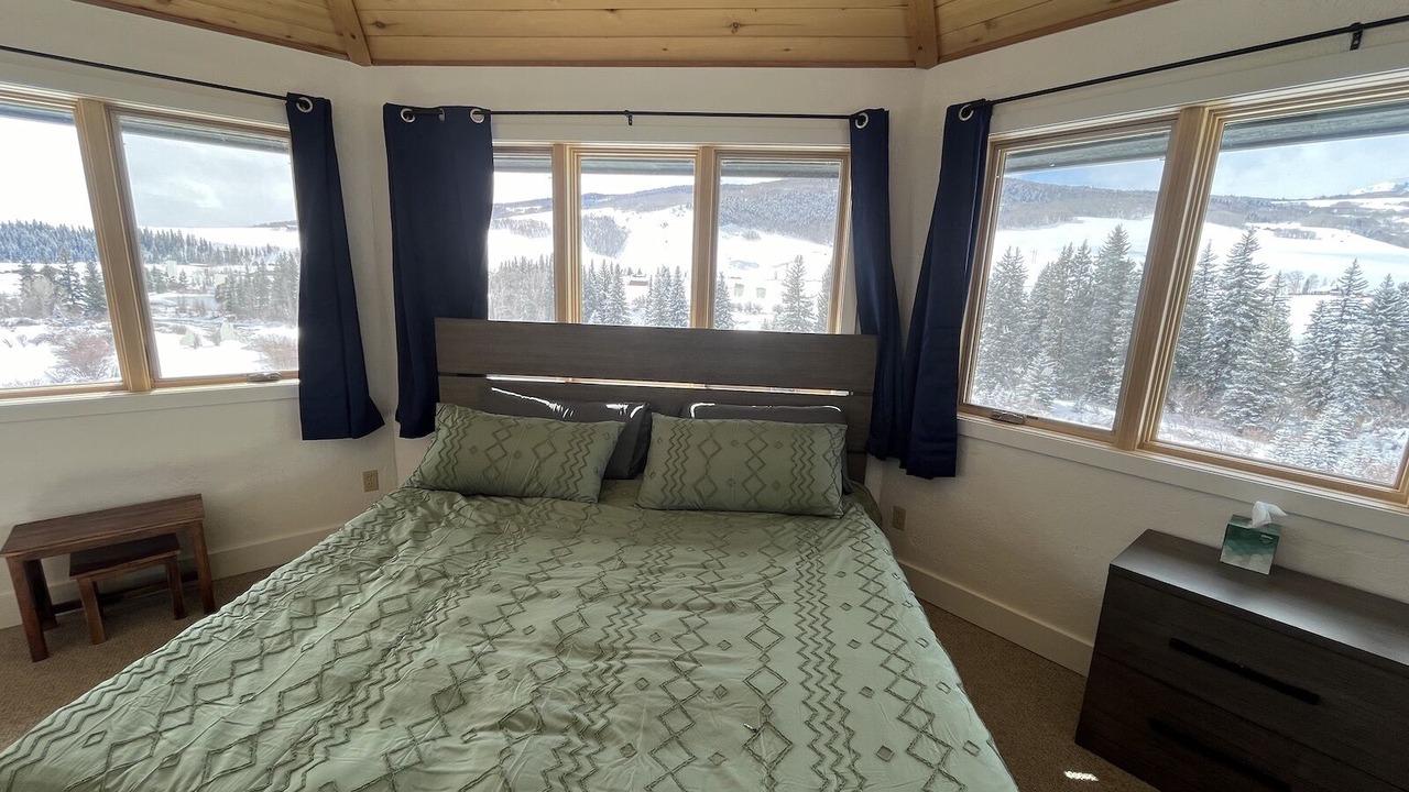 Photo of Bedroom in Crested Butte South