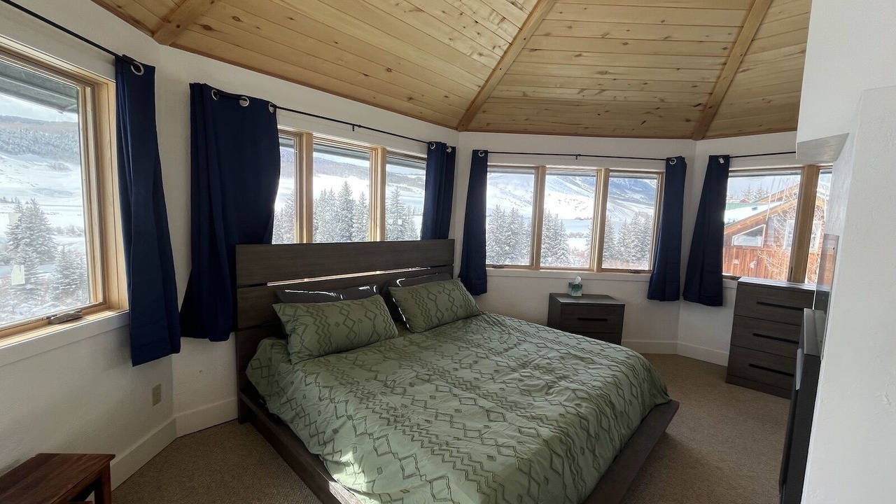 Photo of Bedroom in Crested Butte South