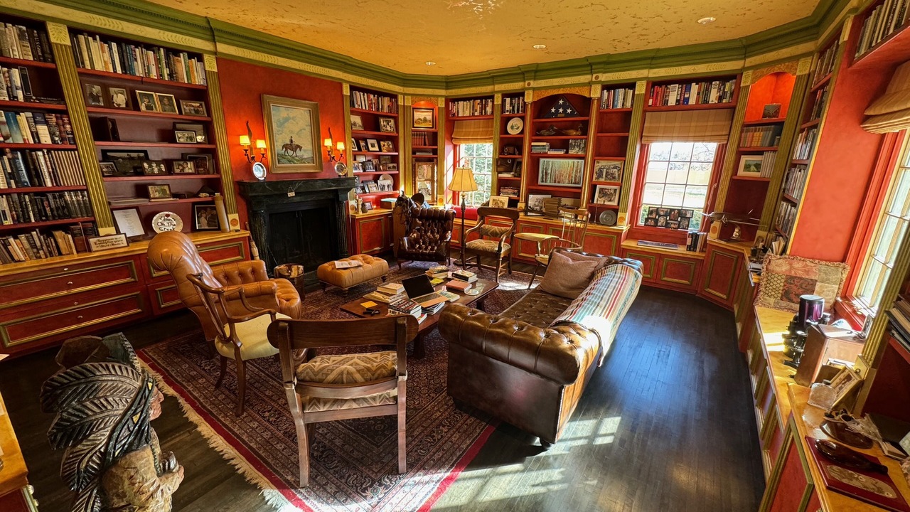 Photo of Livingroom in Broadmoor