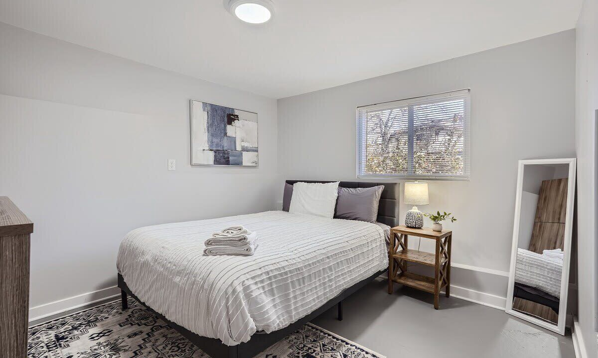 Photo of Bedroom in Scenic Heights