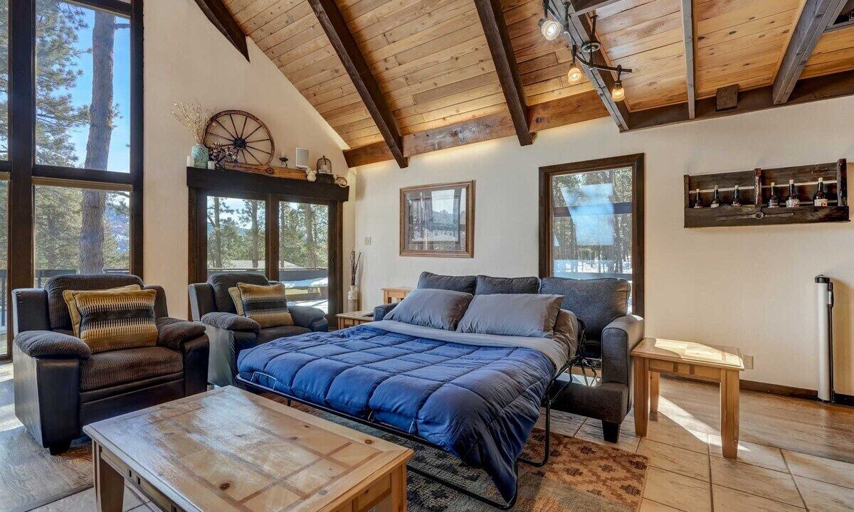 Photo of Livingroom in Woodland Park