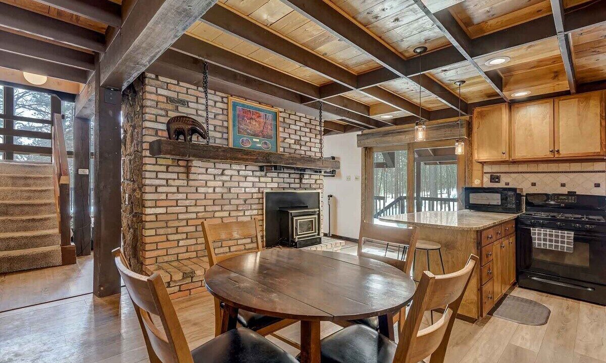 Photo of Livingroom in Woodland Park