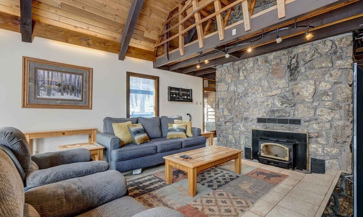 Photo of Livingroom in Woodland Park