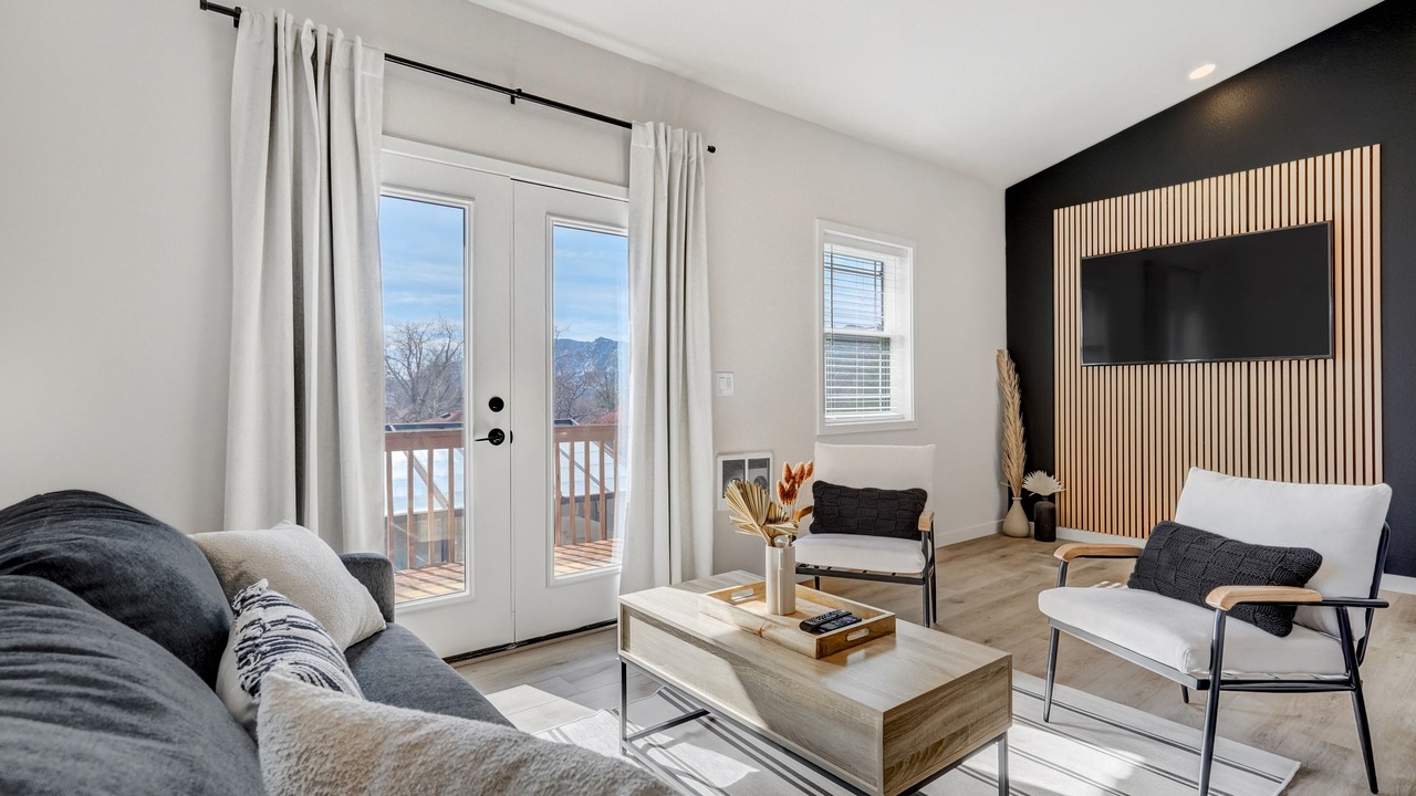 Photo of Livingroom in Central Colorado Springs