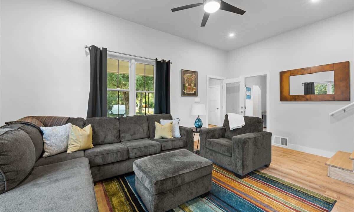 Photo of Livingroom in Eagle