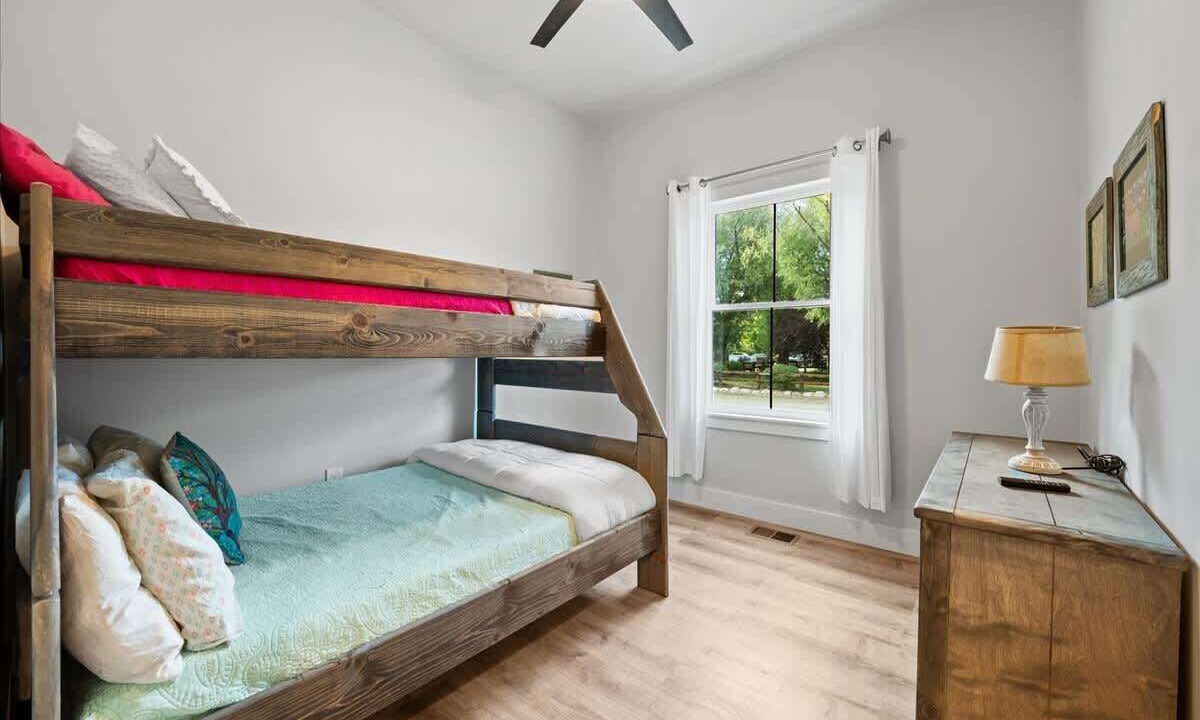 Photo of Bedroom in Eagle
