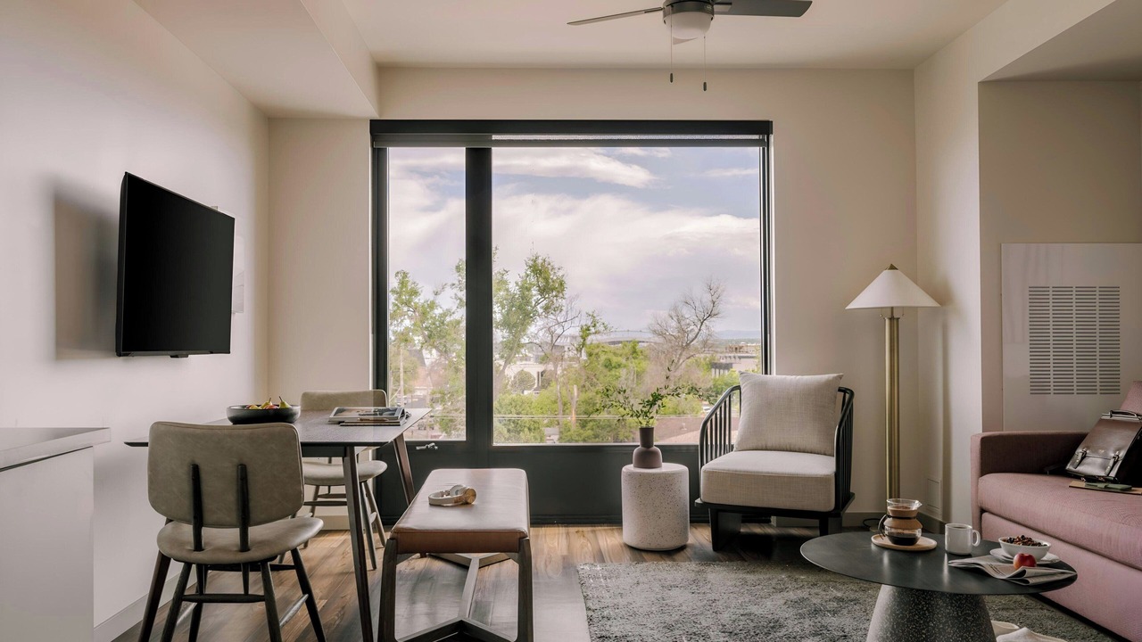Photo of Livingroom in Jefferson Park