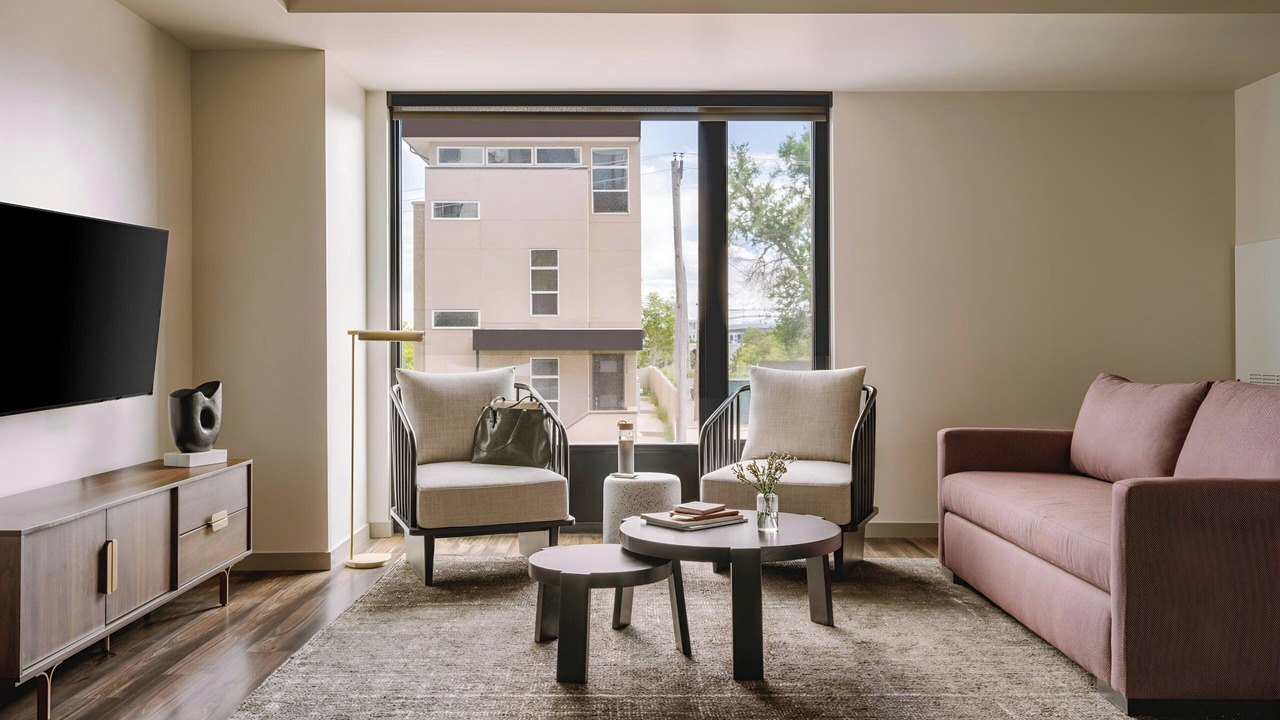 Photo of Livingroom in Jefferson Park