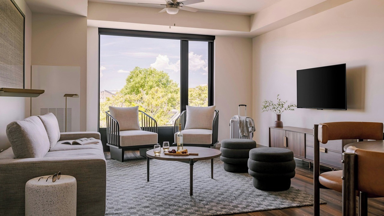 Photo of Livingroom in Jefferson Park