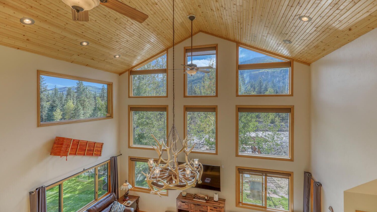 Photo of Livingroom in Bayfield