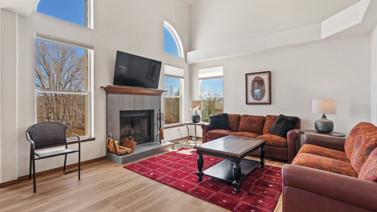 Photo of Livingroom in Southwest Colorado Springs