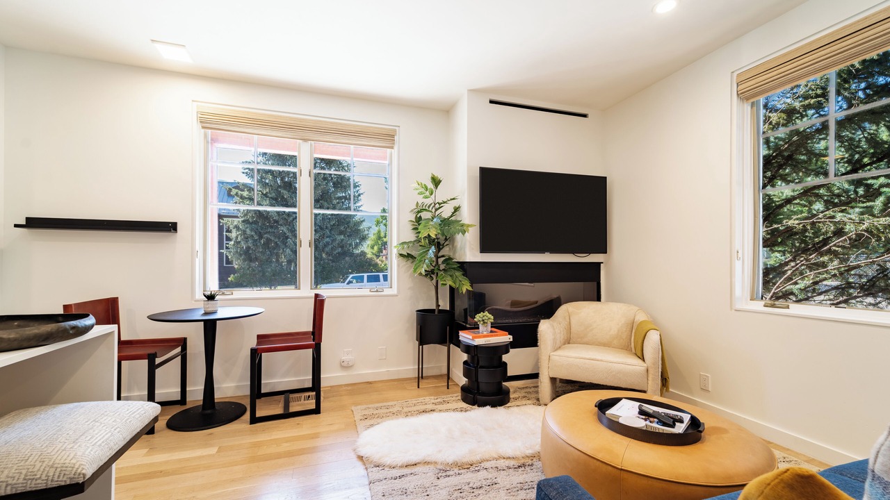 Photo of Livingroom in West End