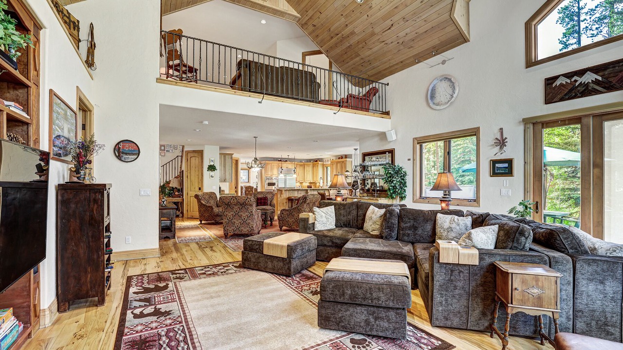 Photo of Livingroom in Christie Heights