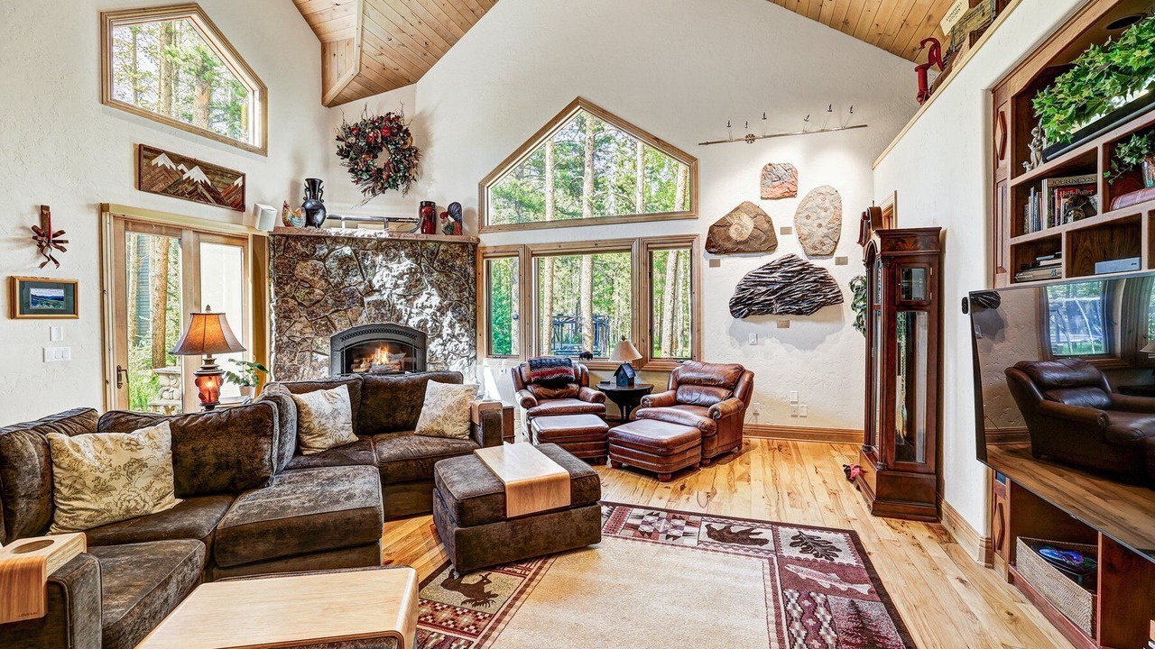 Photo of Livingroom in Christie Heights