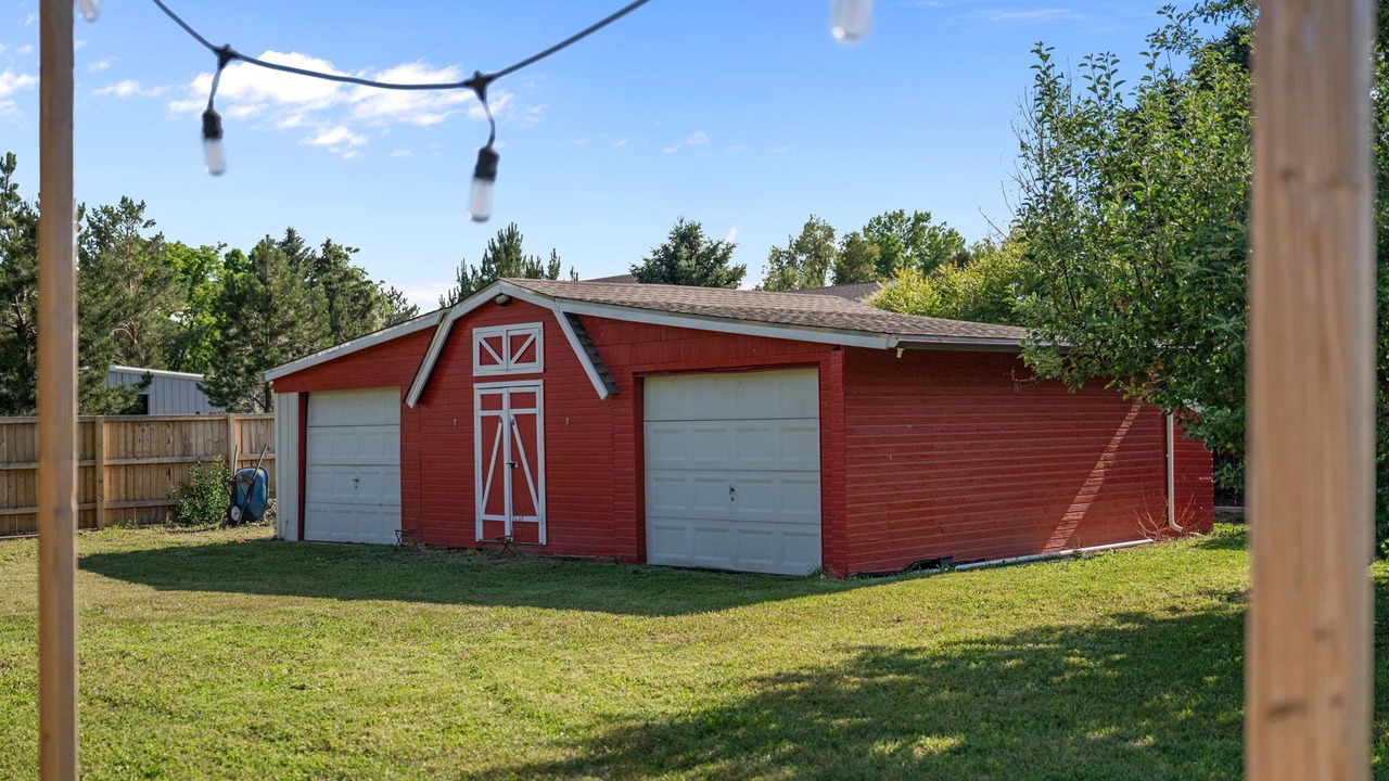 Photo of Outdoor in Golden