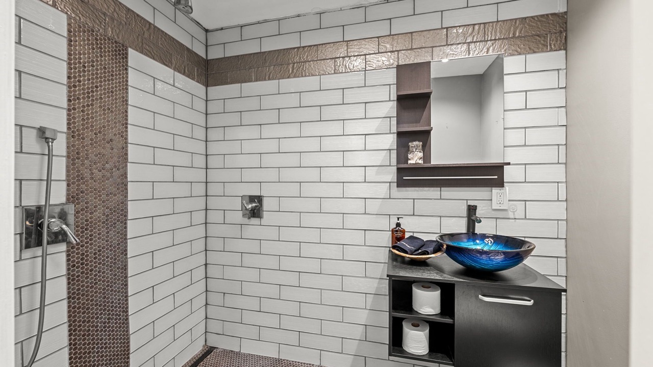 Photo of Bathroom in Golden