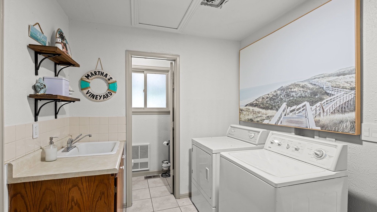 Photo of Bathroom in Golden
