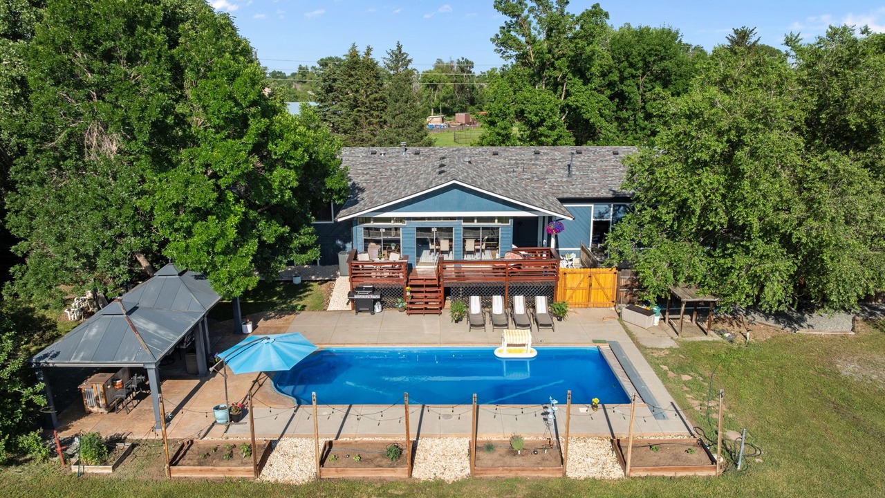 Photo of Outdoor in Golden