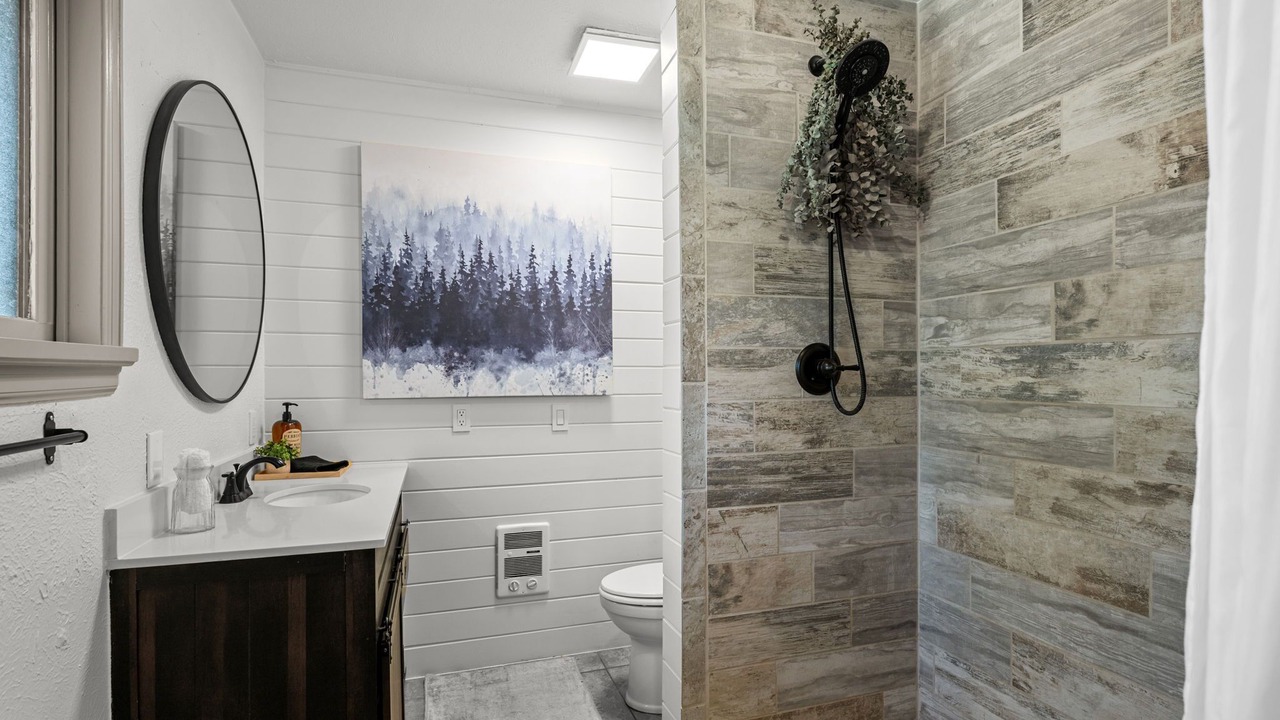 Photo of Bathroom in Golden