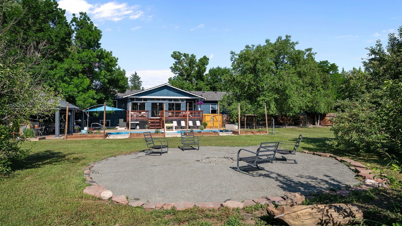 Photo of Outdoor in Golden
