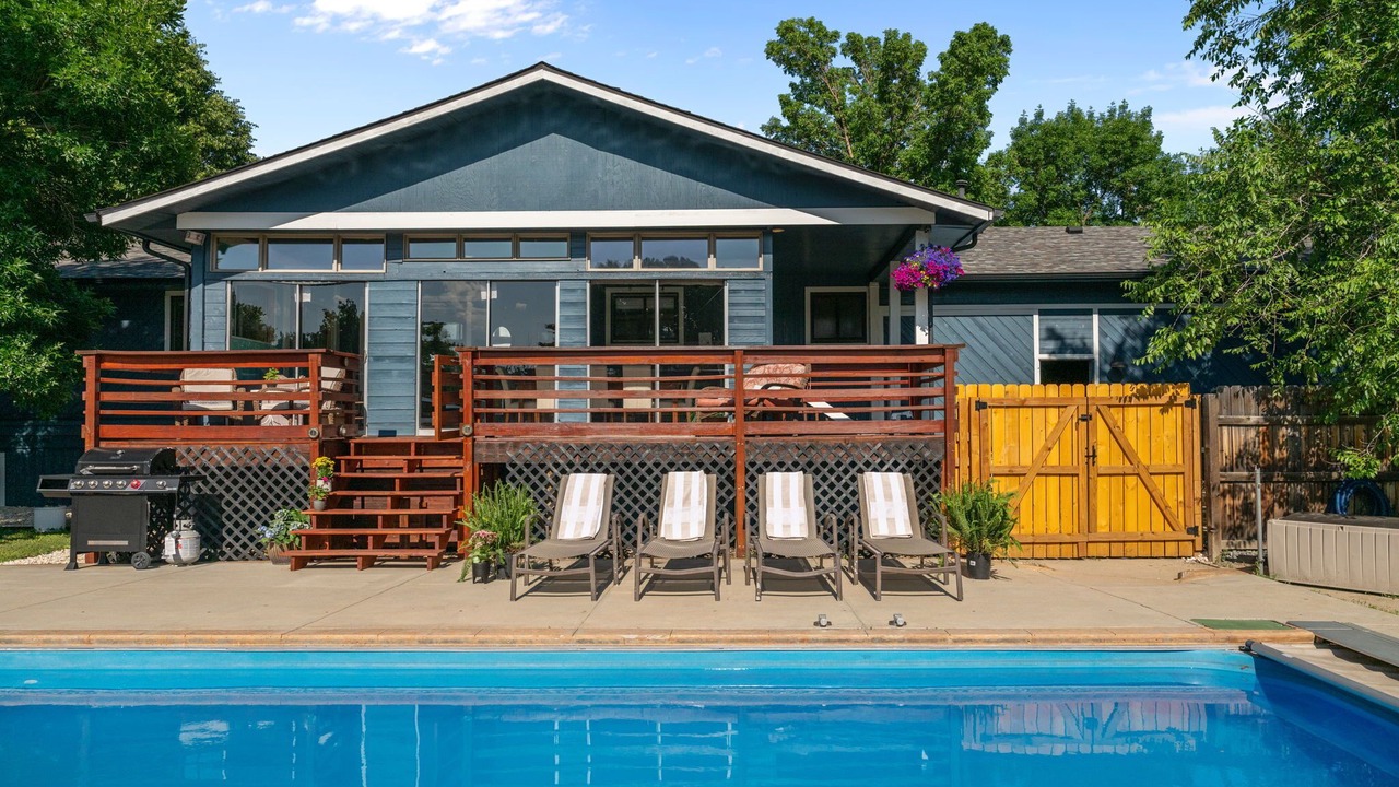 Photo of Outdoor in Golden