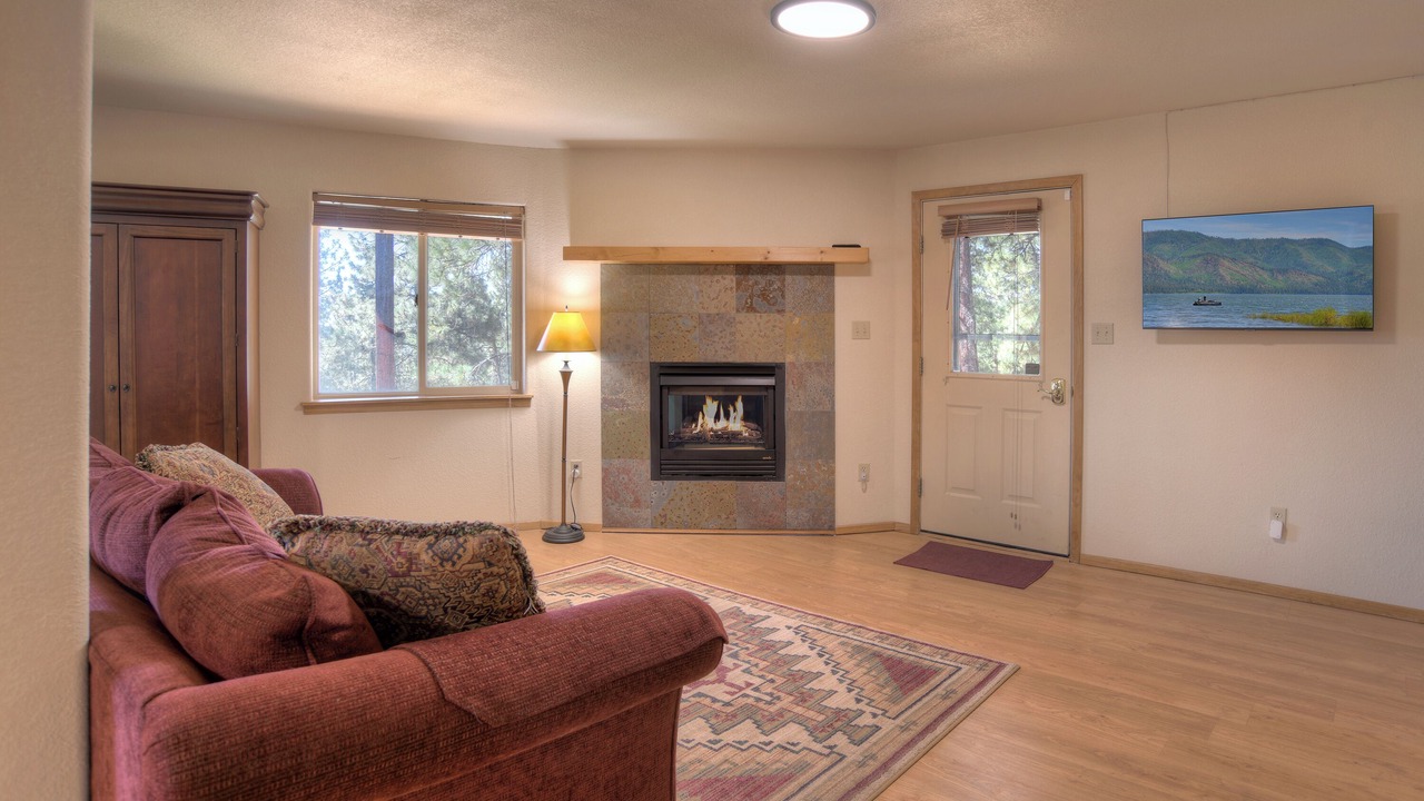 Photo of Livingroom in Forest Lakes