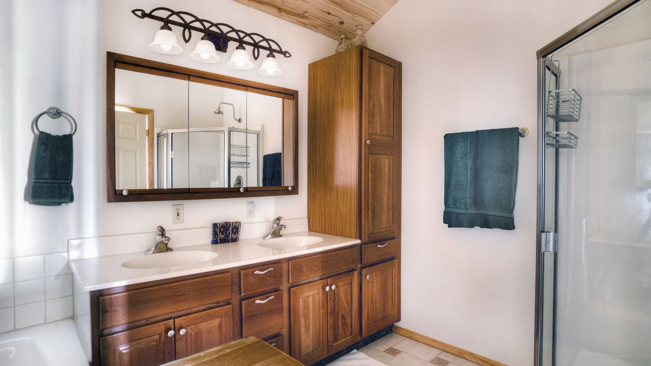 Photo of Bathroom in Forest Lakes
