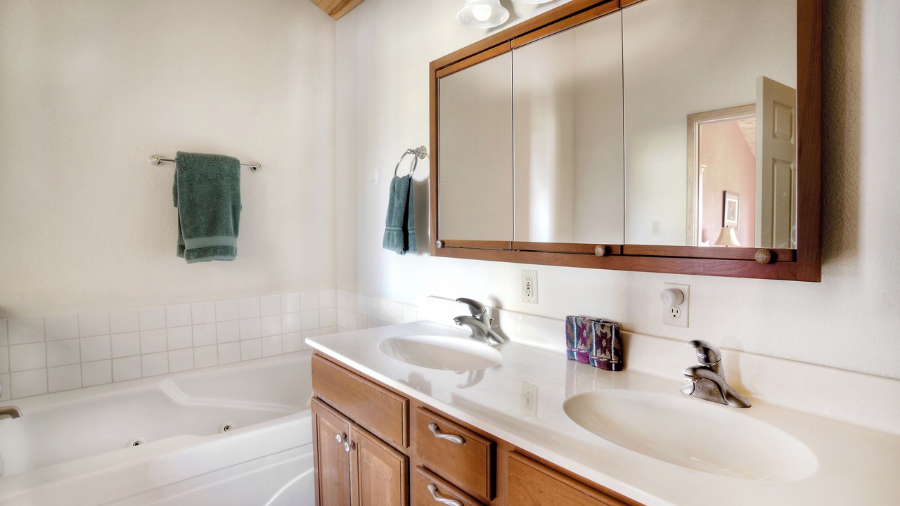 Photo of Bathroom in Forest Lakes