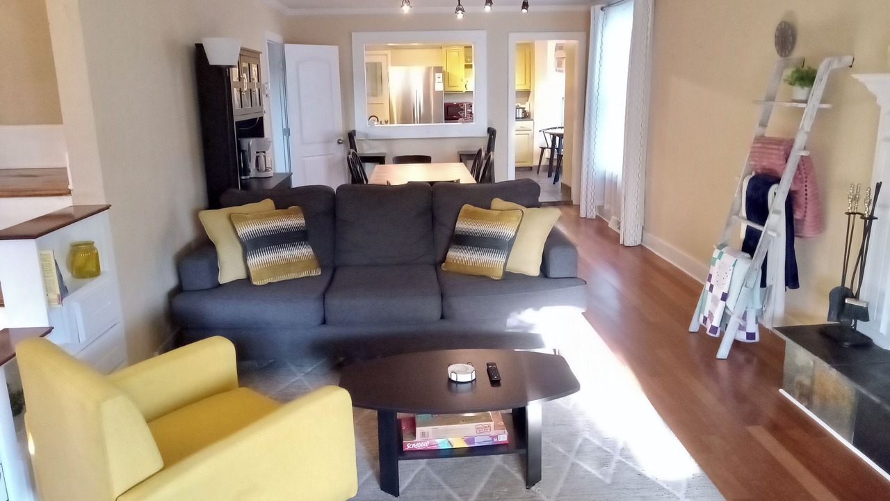 Photo of Livingroom in Sunnyside