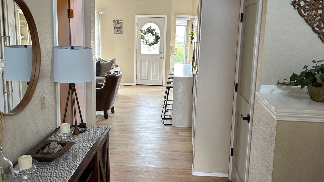Photo of Livingroom in Gleneagle