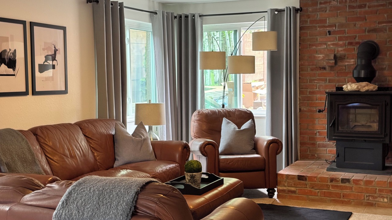 Photo of Livingroom in Divide
