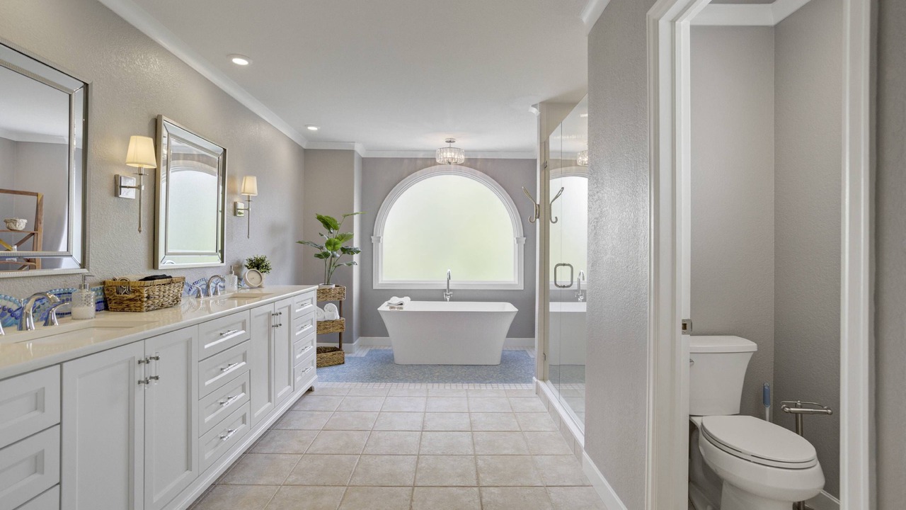 Photo of Bathroom in Skyway