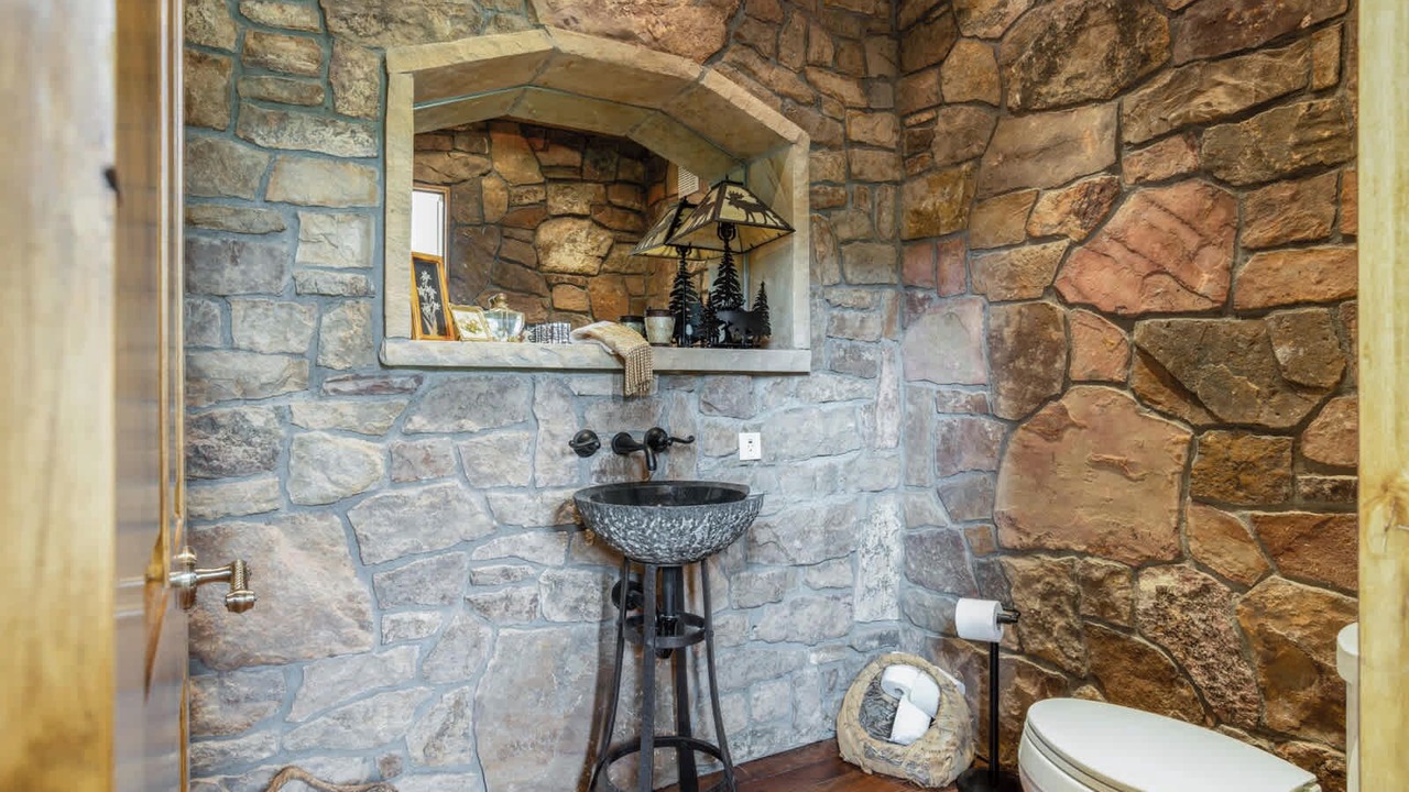 Photo of Bathroom in Highland Meadows