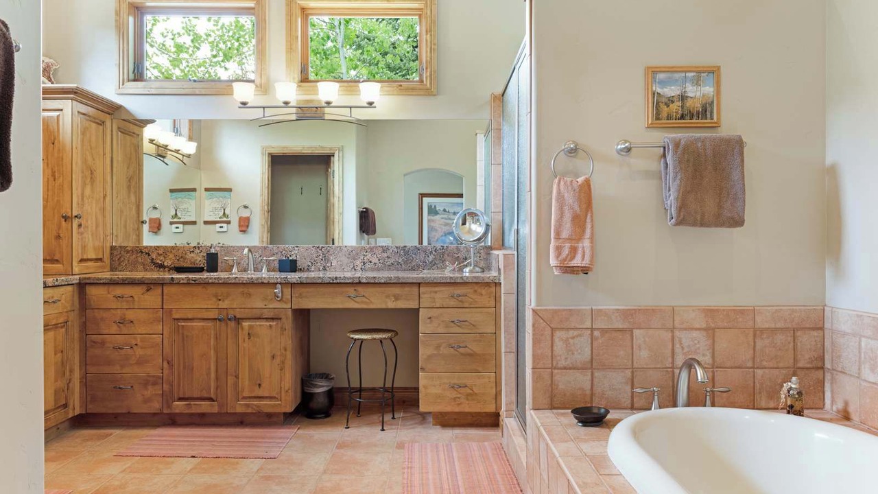Photo of Bathroom in Highland Meadows