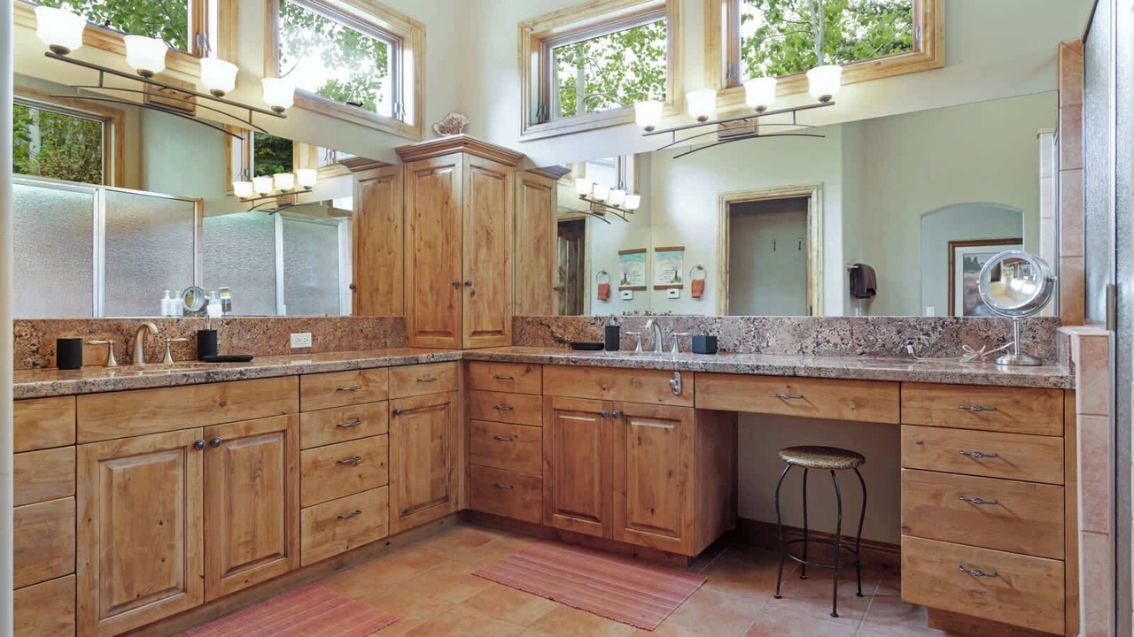 Photo of Bathroom in Highland Meadows