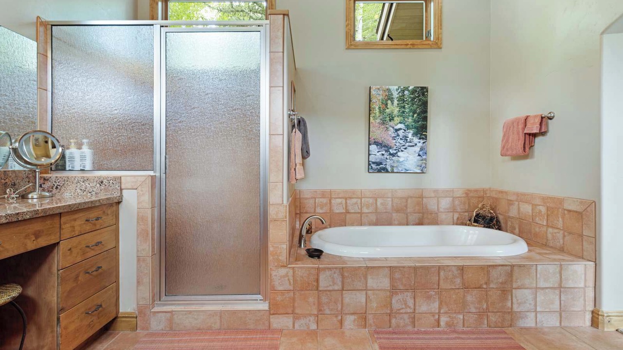 Photo of Bathroom in Highland Meadows