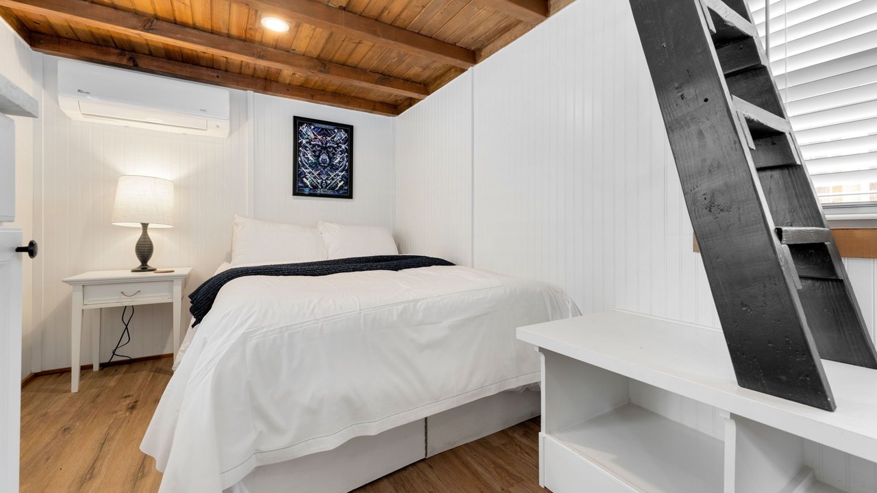 Photo of Bedroom in Poudre Park