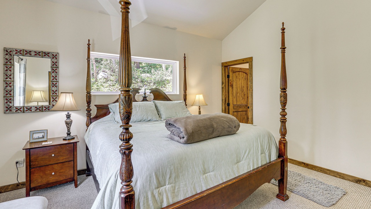 Photo of Bedroom in Garfield