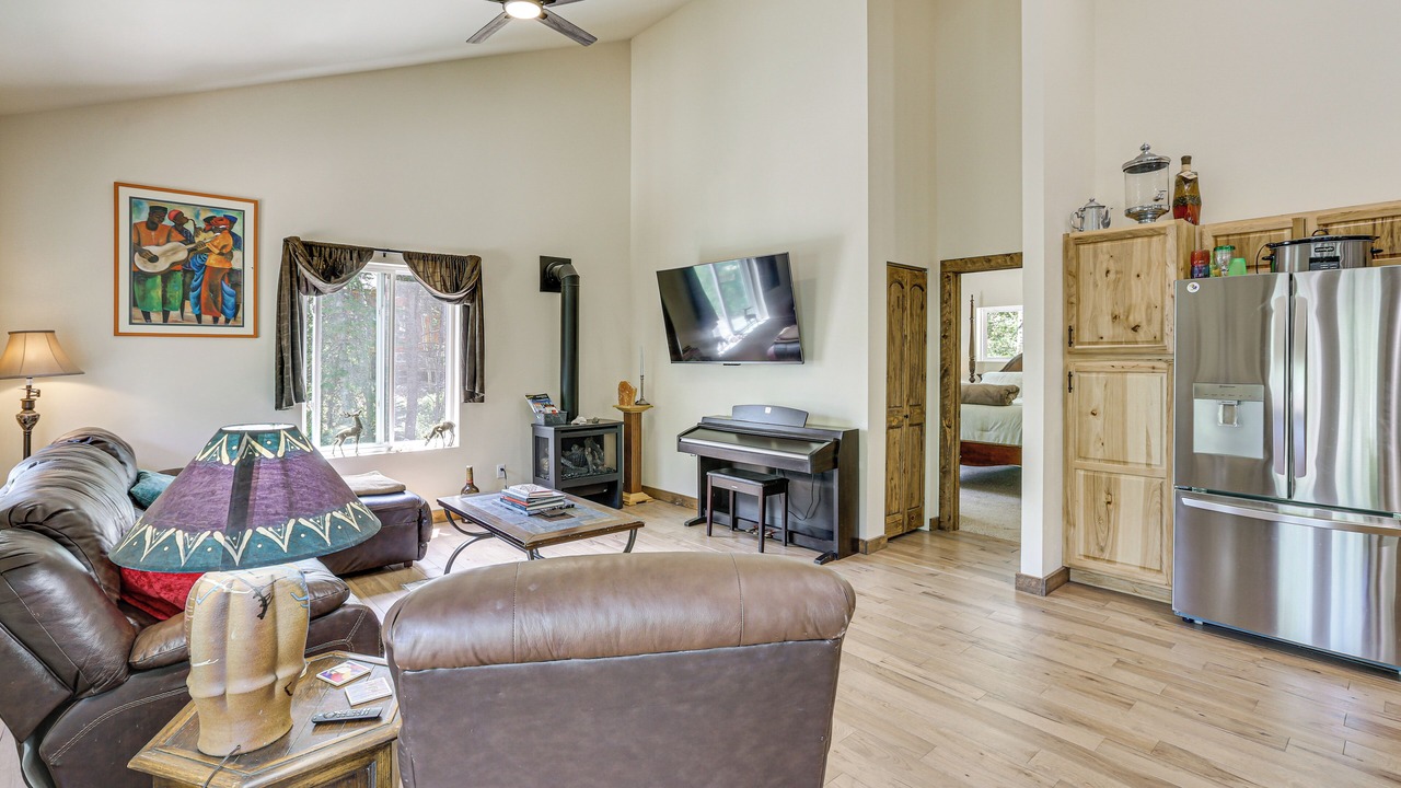 Photo of Livingroom in Garfield