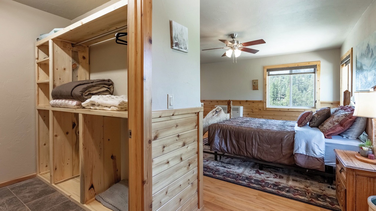 Photo of Bedroom in Villa Grove