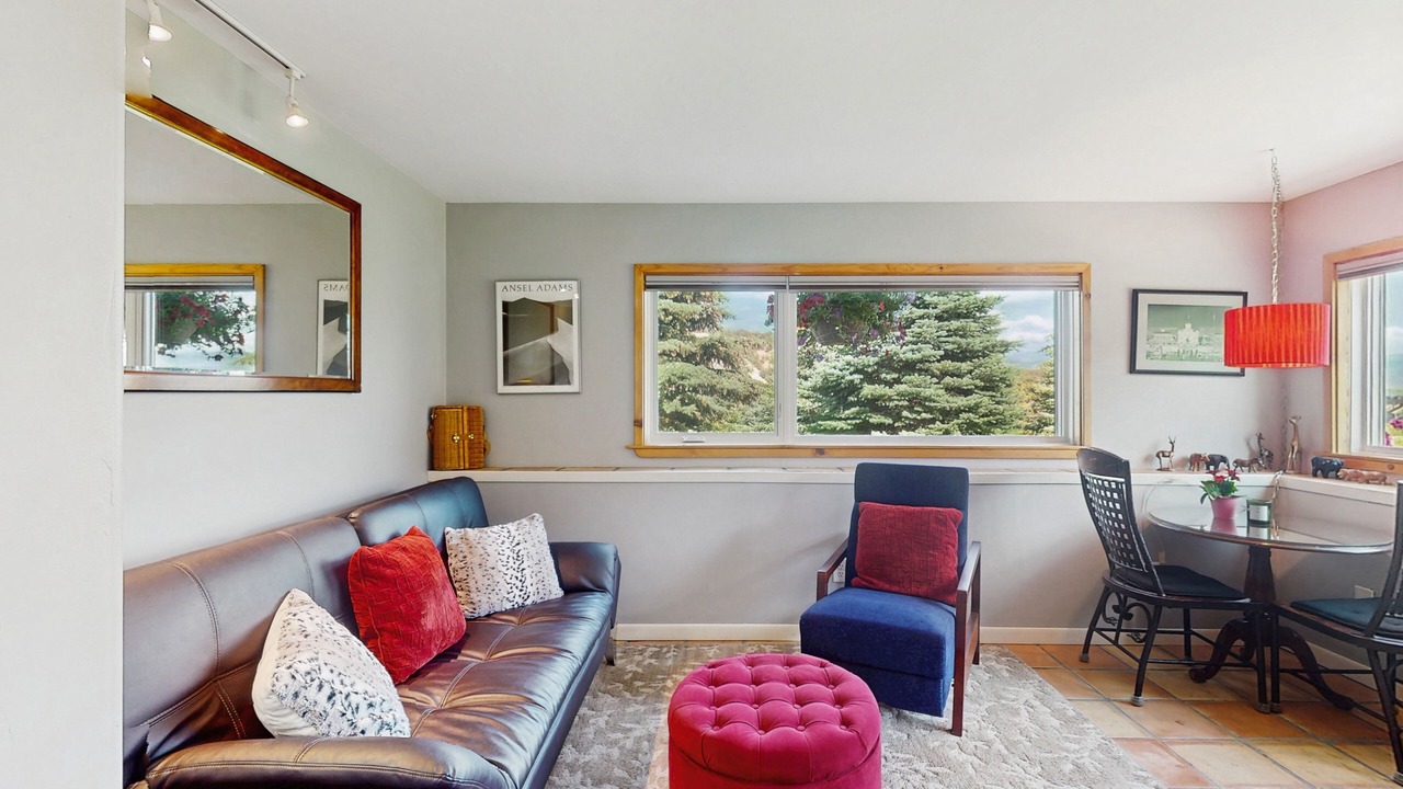 Photo of Livingroom in Eagle
