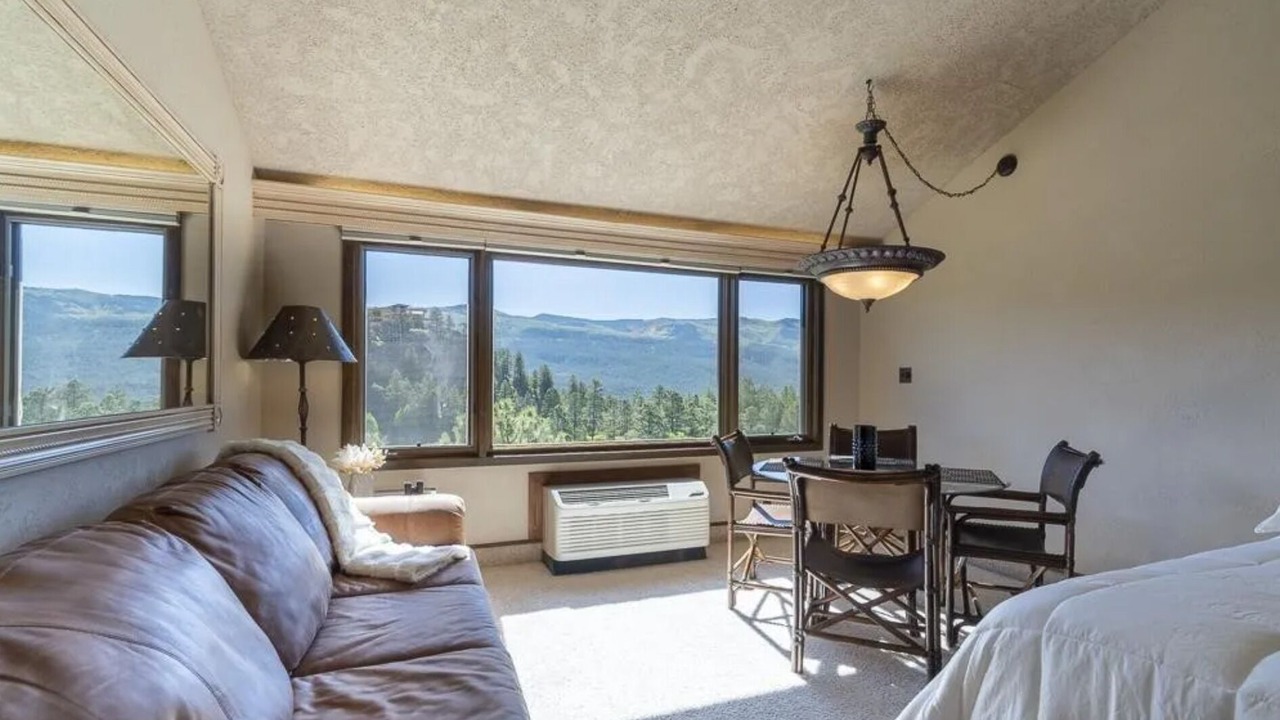 Photo of Livingroom in Purgatory