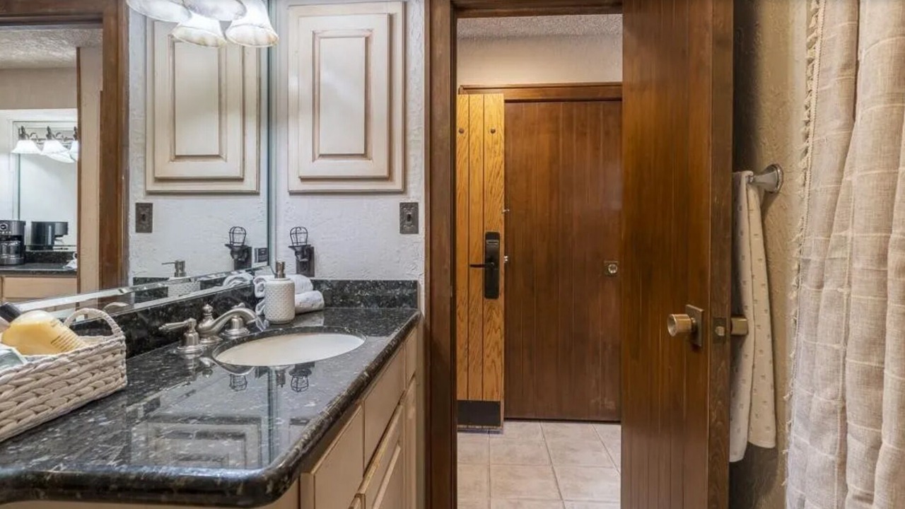 Photo of Bathroom in Purgatory