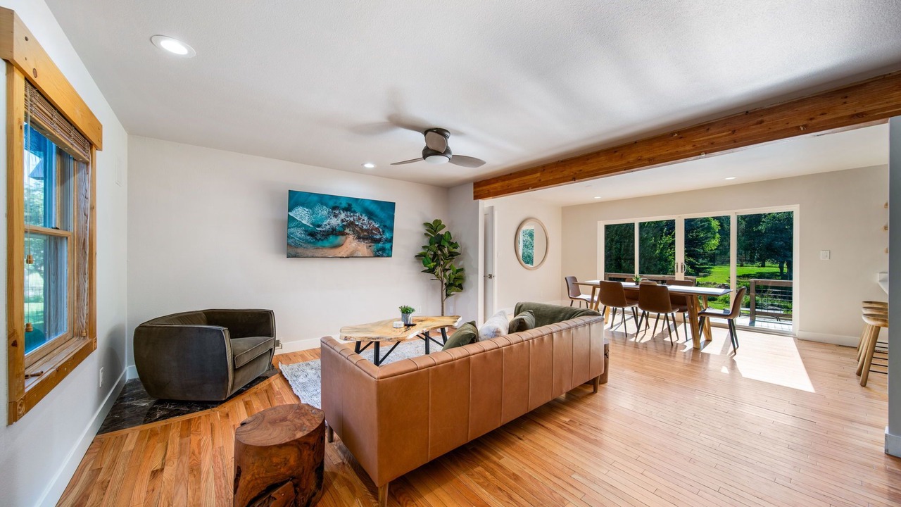 Photo of Livingroom in Hermosa
