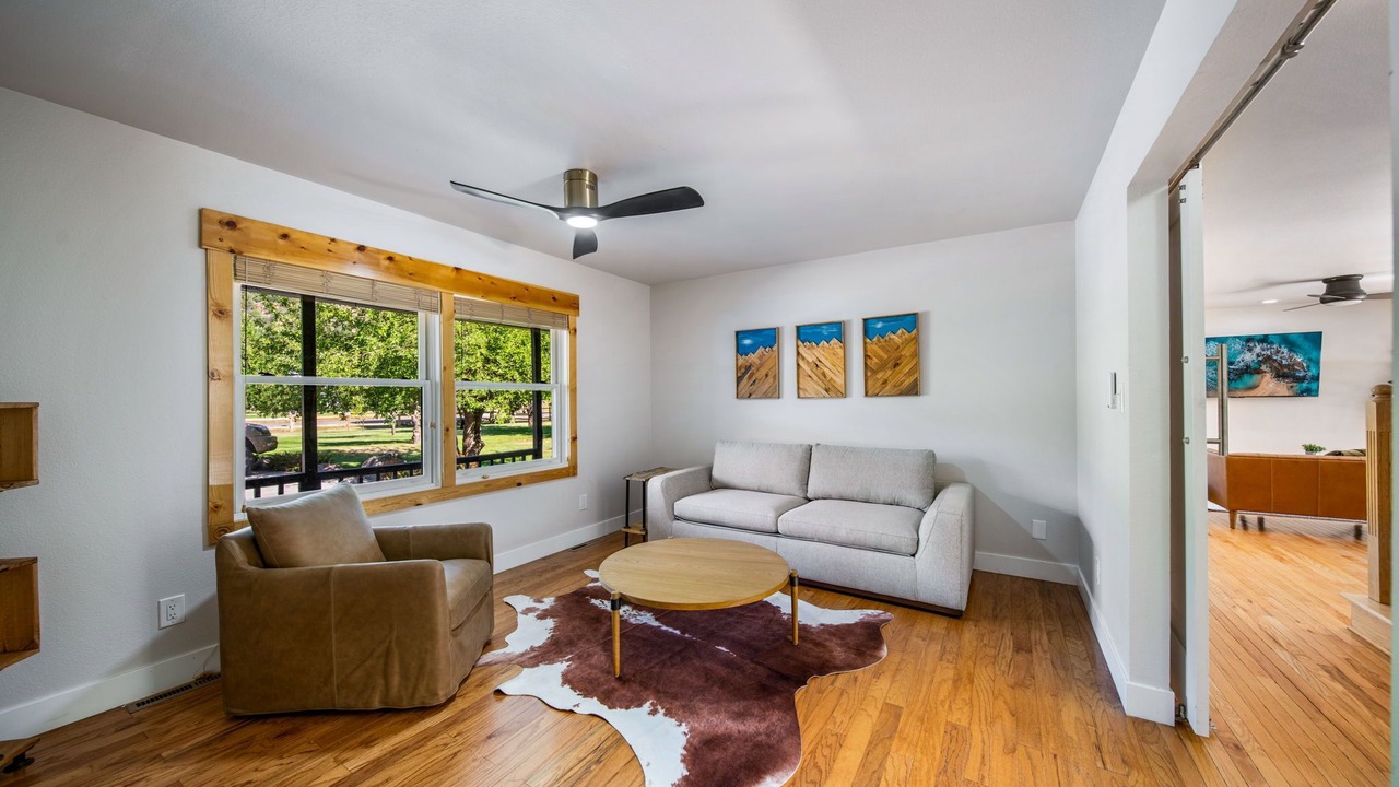 Photo of Livingroom in Hermosa