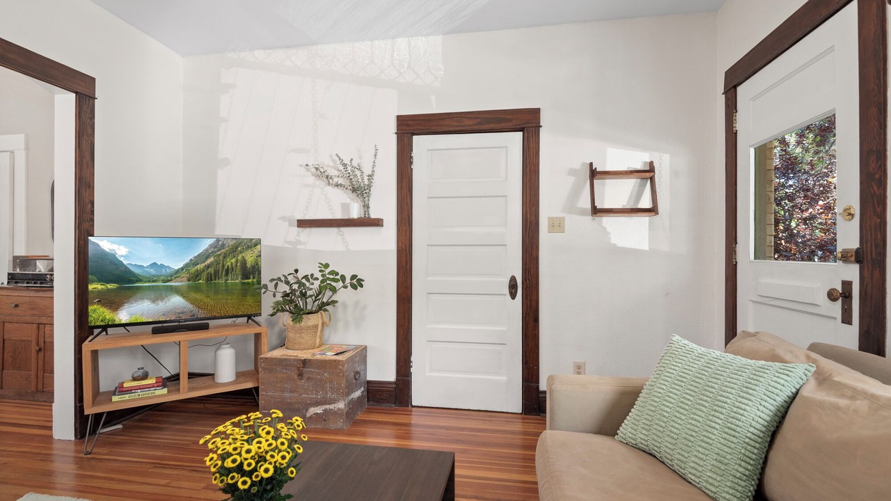 Photo of Livingroom in Capitol Hill