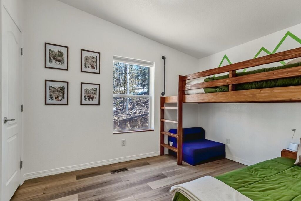 Photo of Bedroom in Indian Mountain