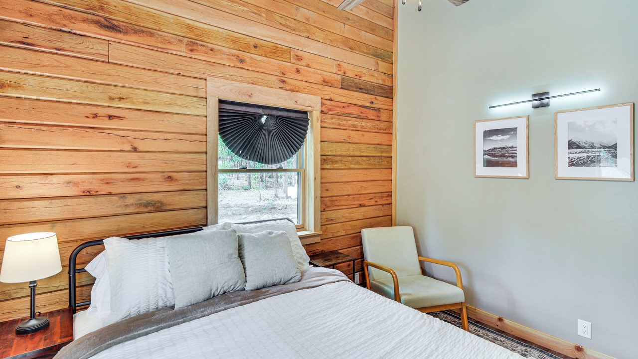 Photo of Bedroom in Twin Lakes