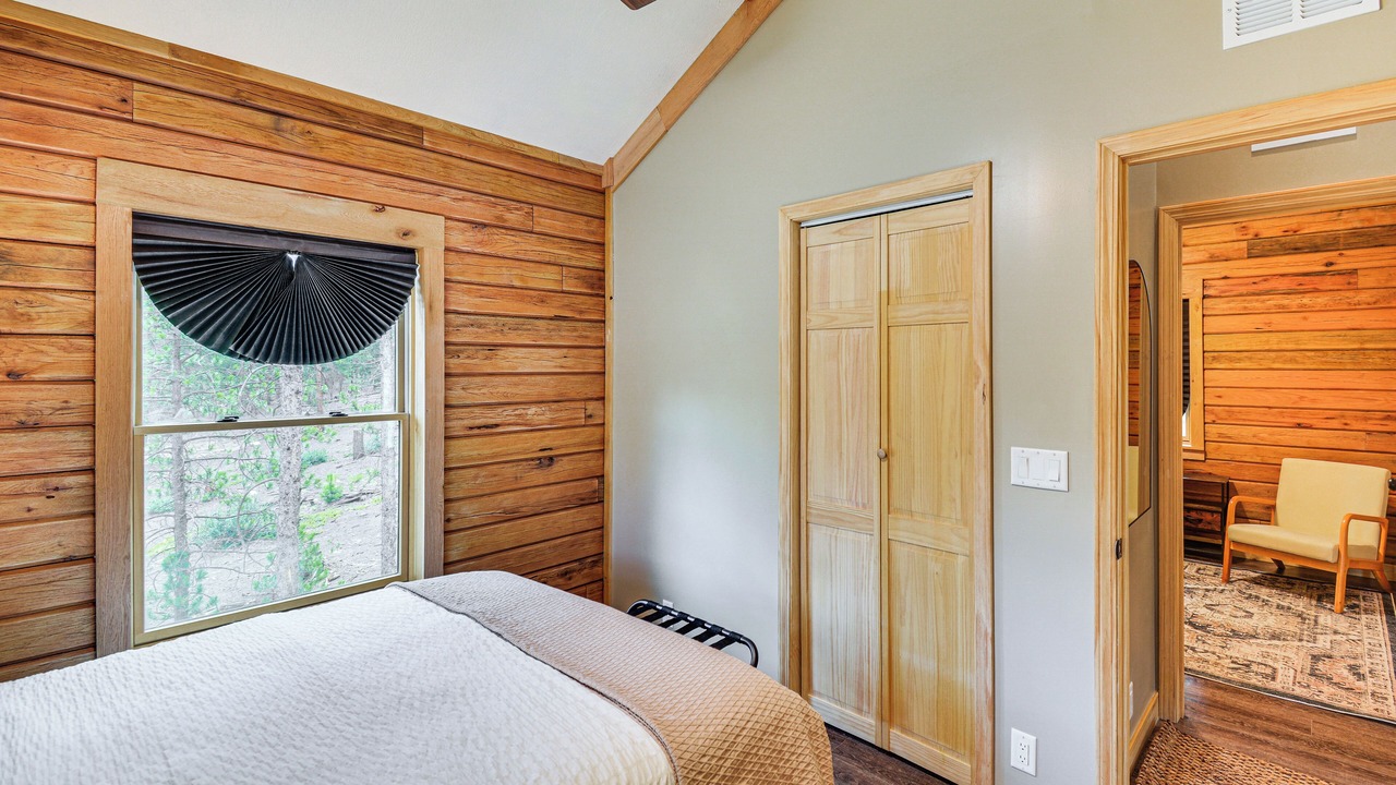 Photo of Bedroom in Twin Lakes